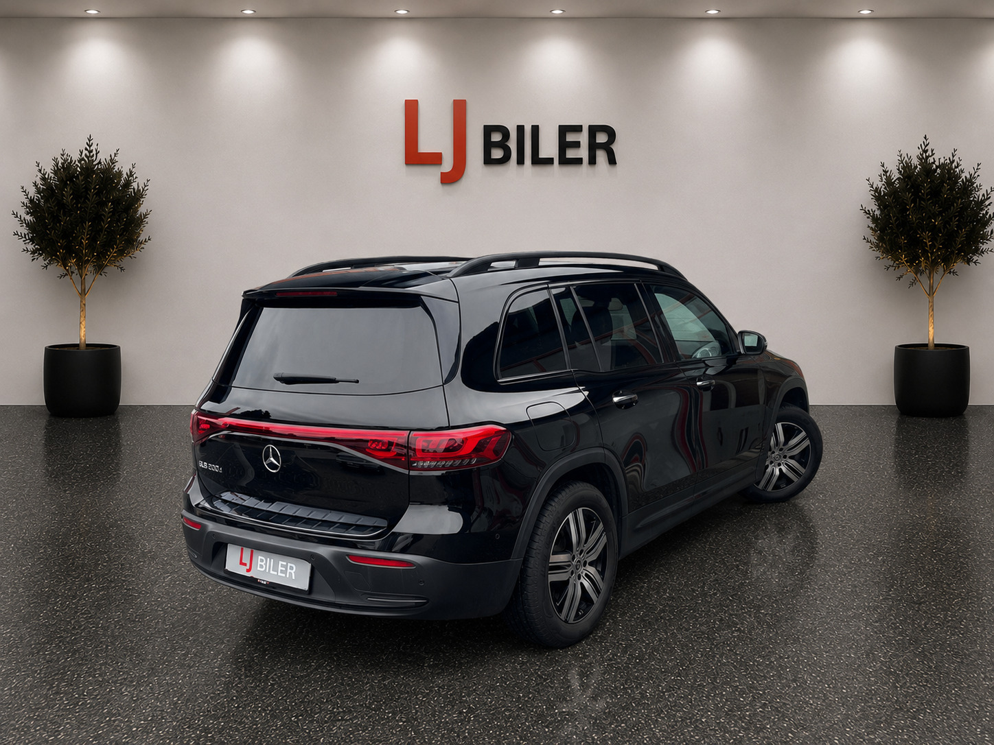 Sort Mercedes EQB250+ fra 2022