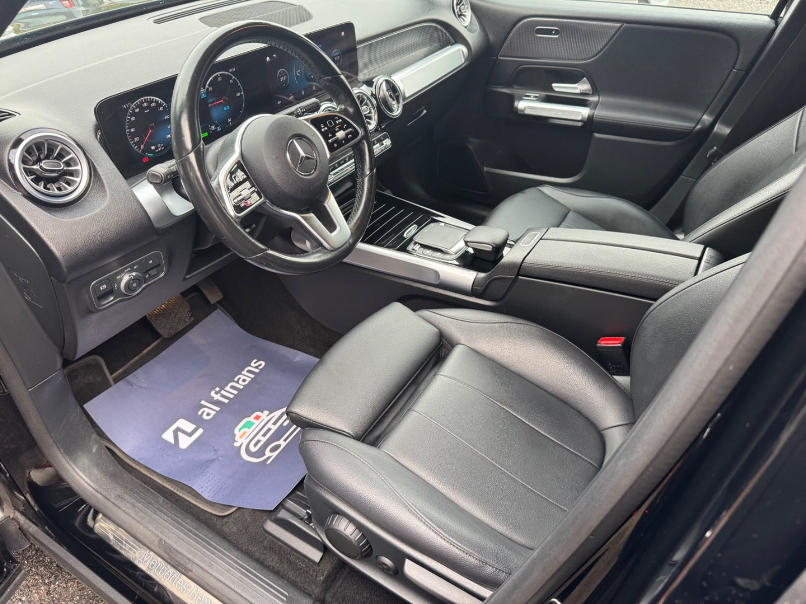 Sort Mercedes EQB250+ fra 2022