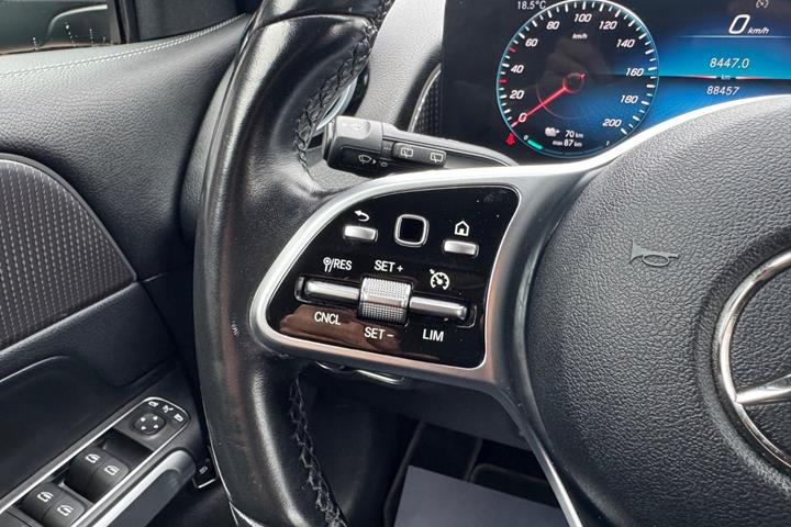 Sort Mercedes EQB250+ fra 2022