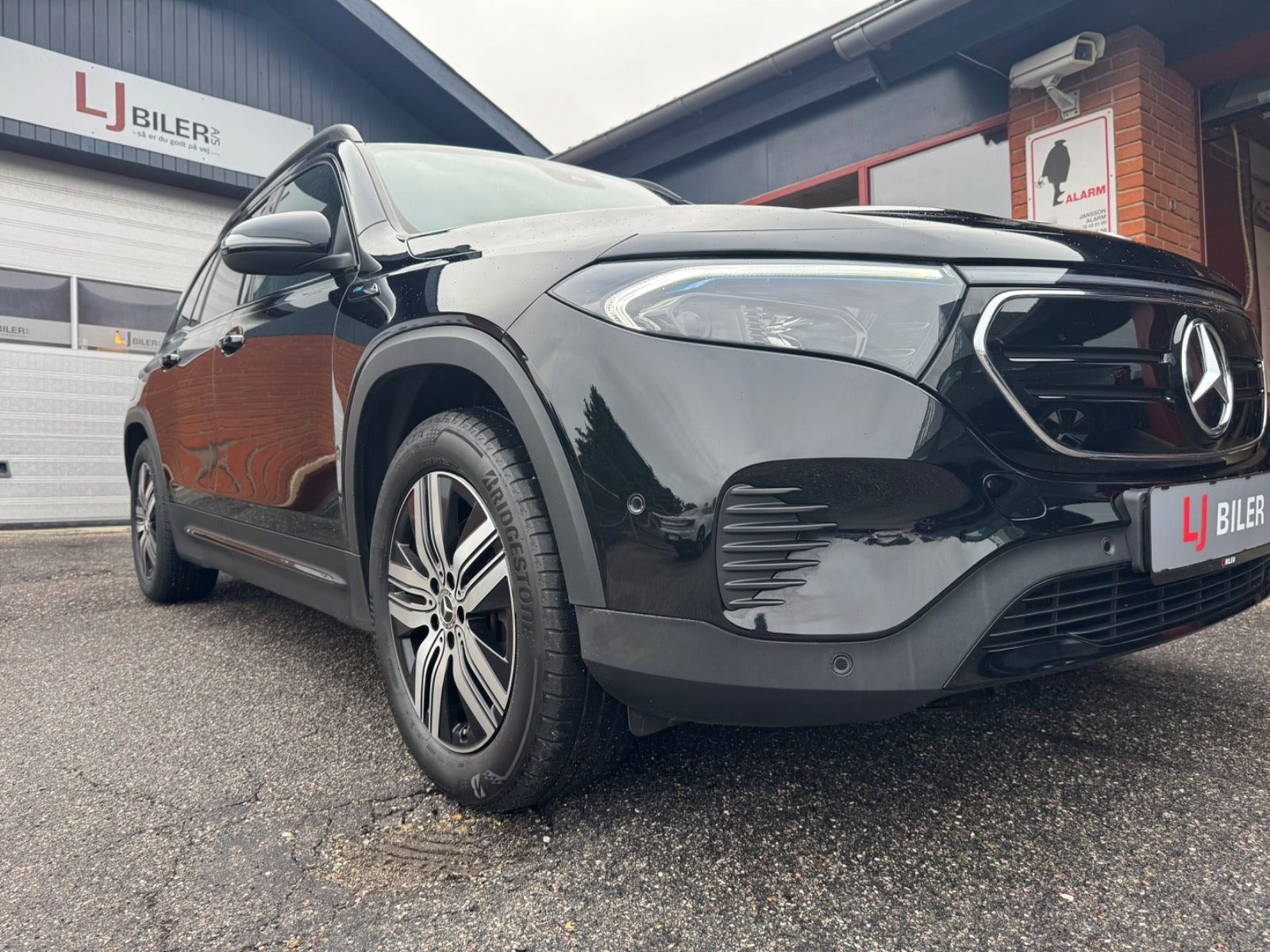 Sort Mercedes EQB250+ fra 2022