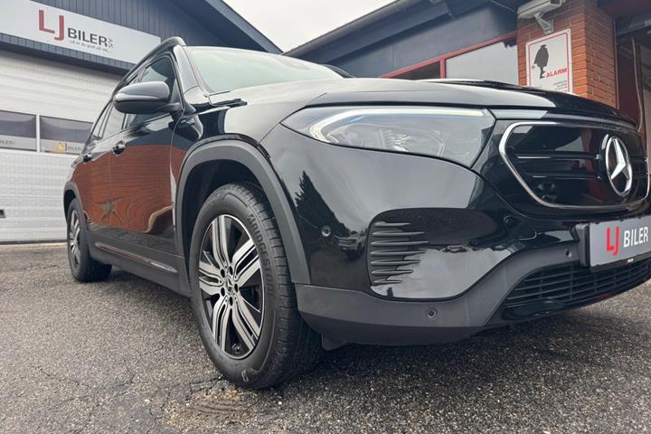 Sort Mercedes EQB250+ fra 2022
