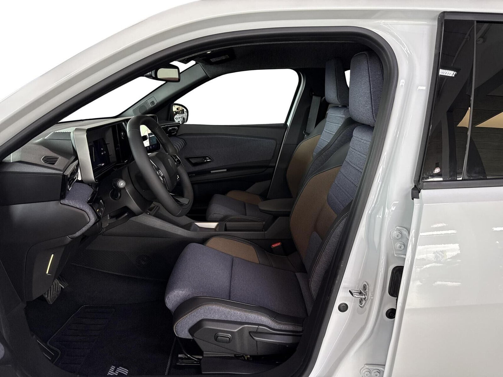 Hvid Renault 5 E-Tech fra 2025
