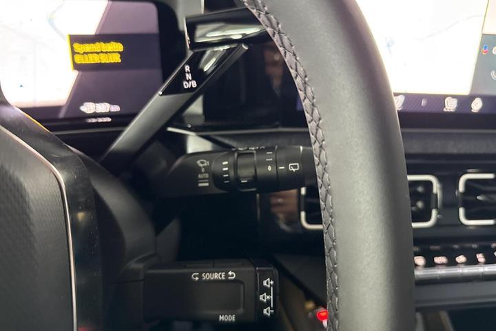 Hvid Renault 5 E-Tech fra 2025