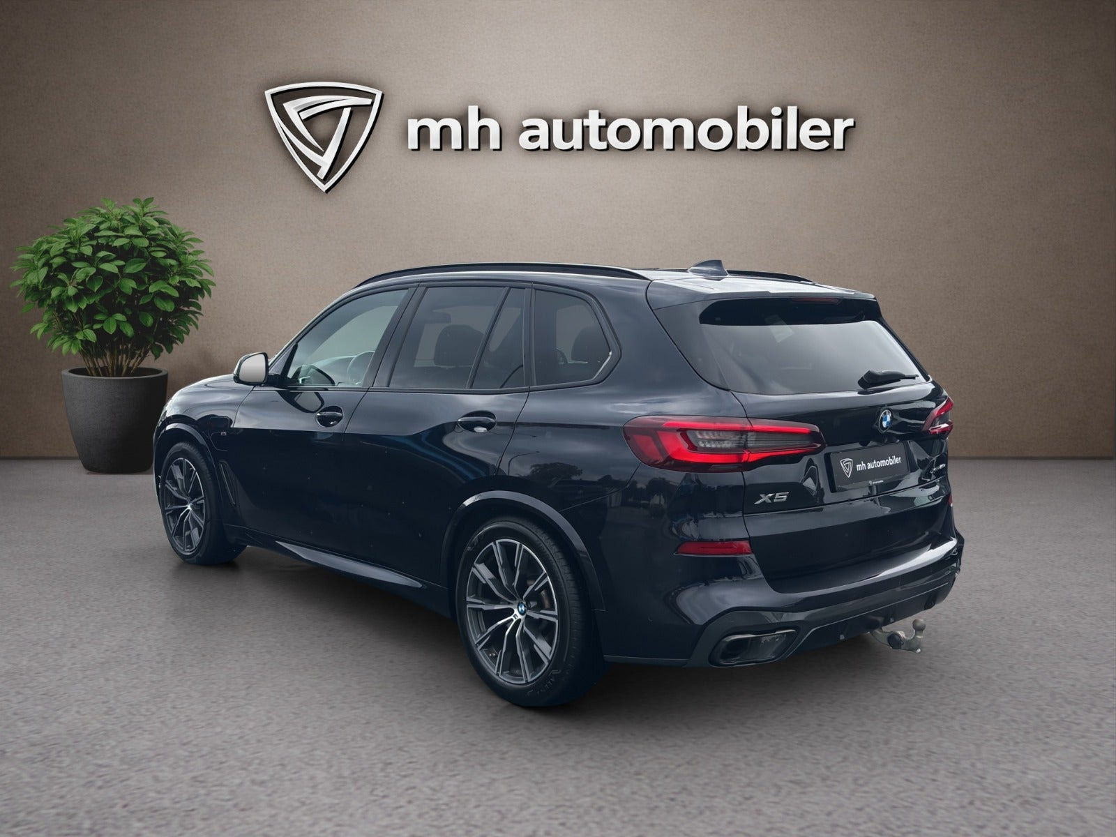 Sort BMW X5 fra 2021