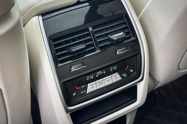 Sort BMW X5 fra 2021