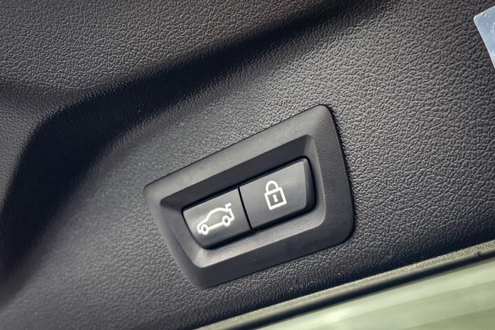 Sort BMW X5 fra 2021