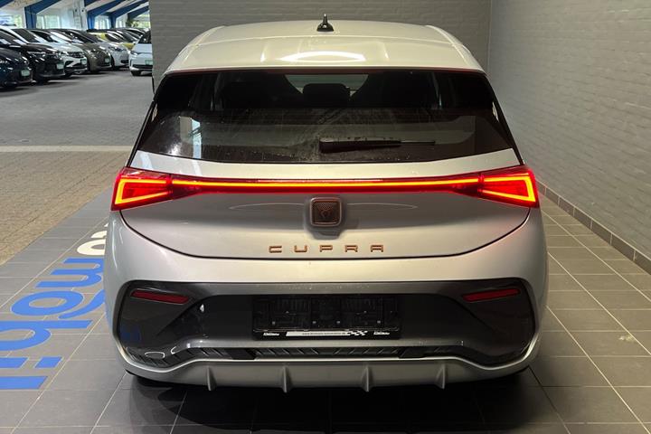 Sølv Cupra Born fra 2022