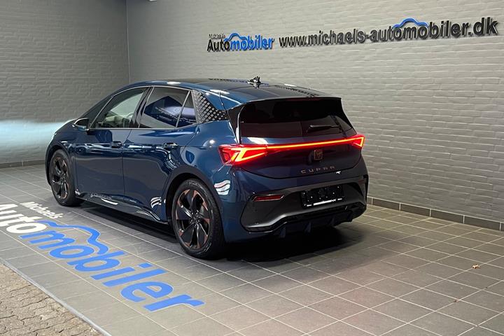 Blå Cupra Born fra 2024