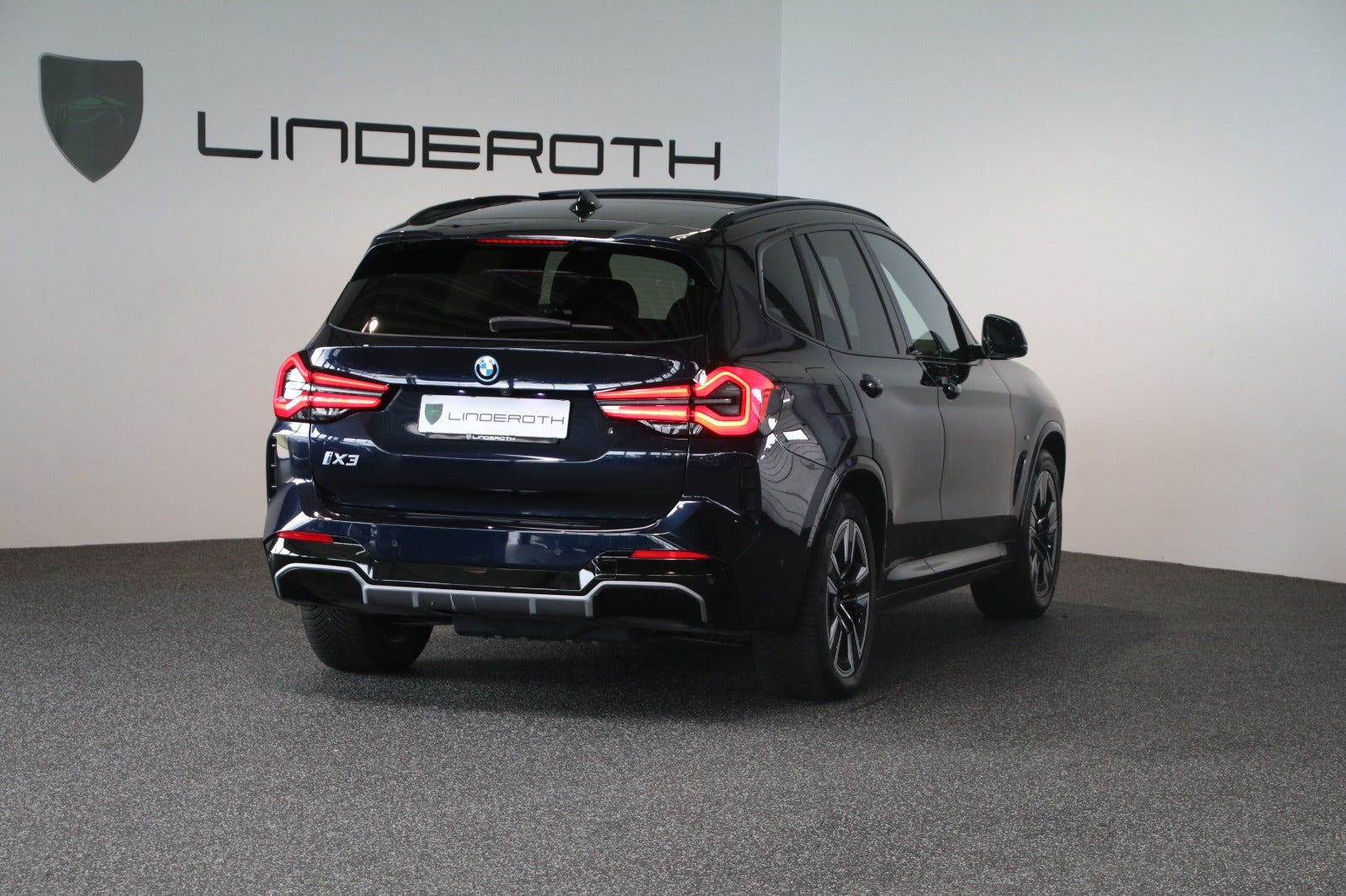 Sort BMW iX3 fra 2023