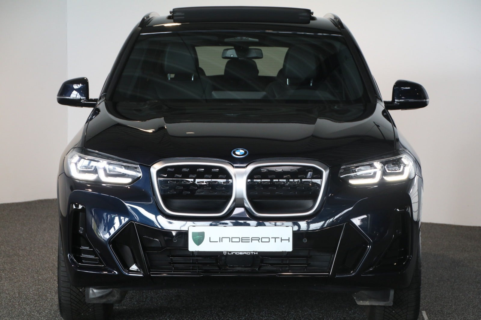 Sort BMW iX3 fra 2023