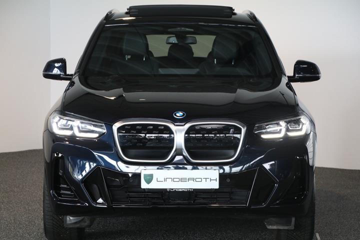 Sort BMW iX3 fra 2023