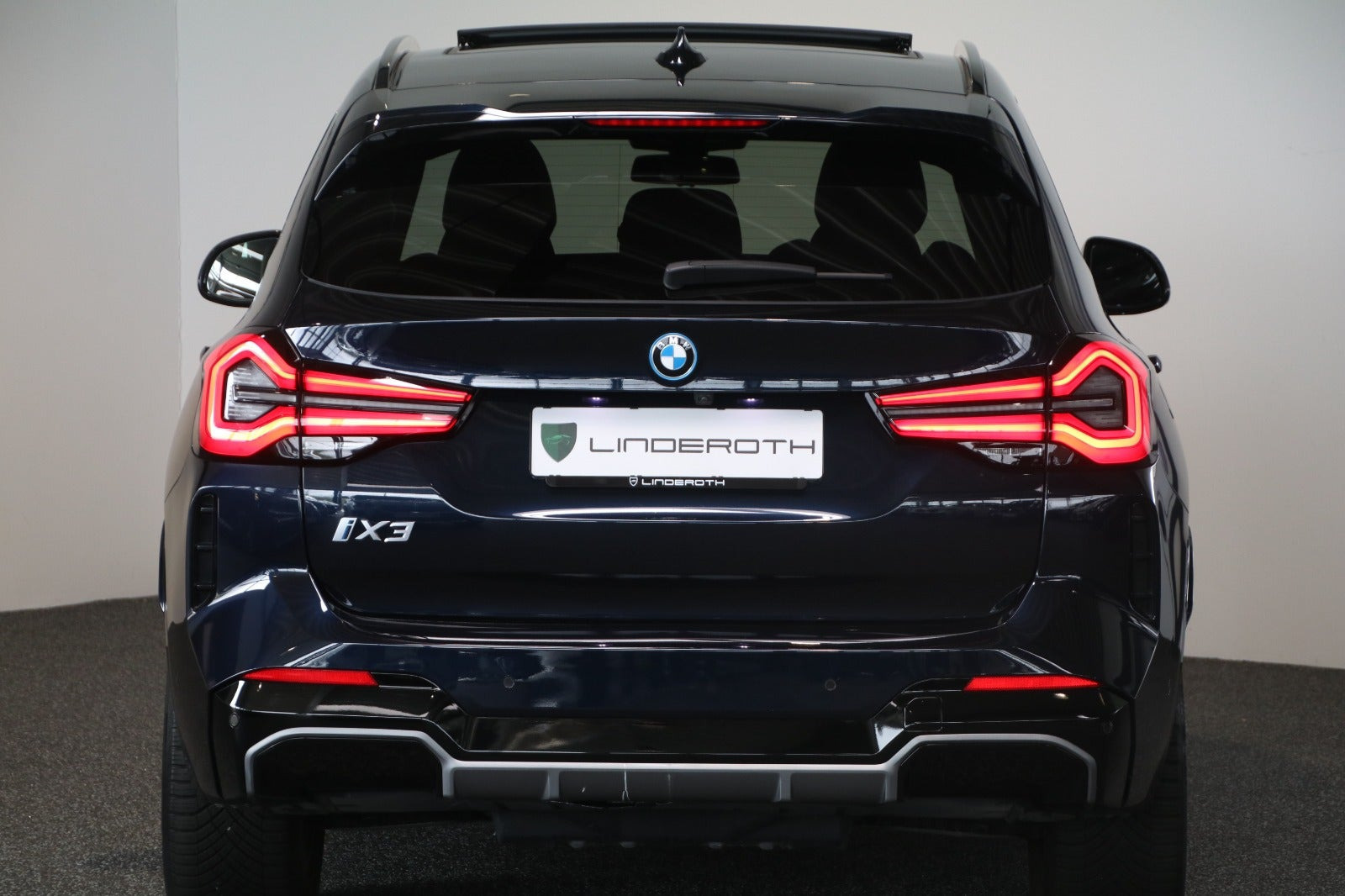 Sort BMW iX3 fra 2023