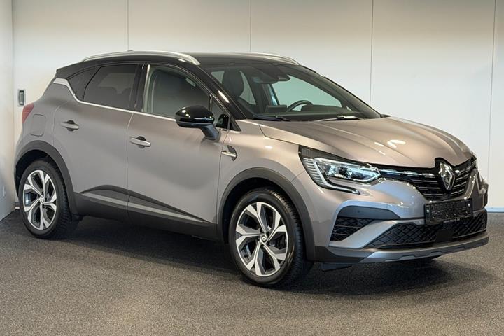 Grå Renault Captur fra 2021