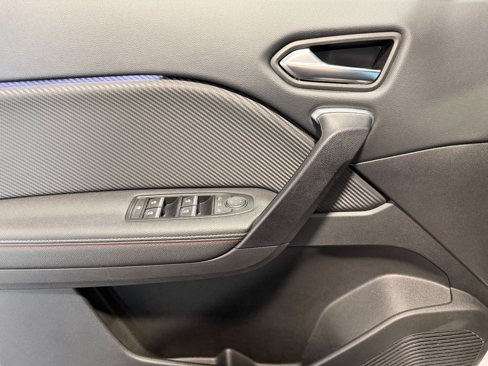 Grå Renault Captur fra 2021