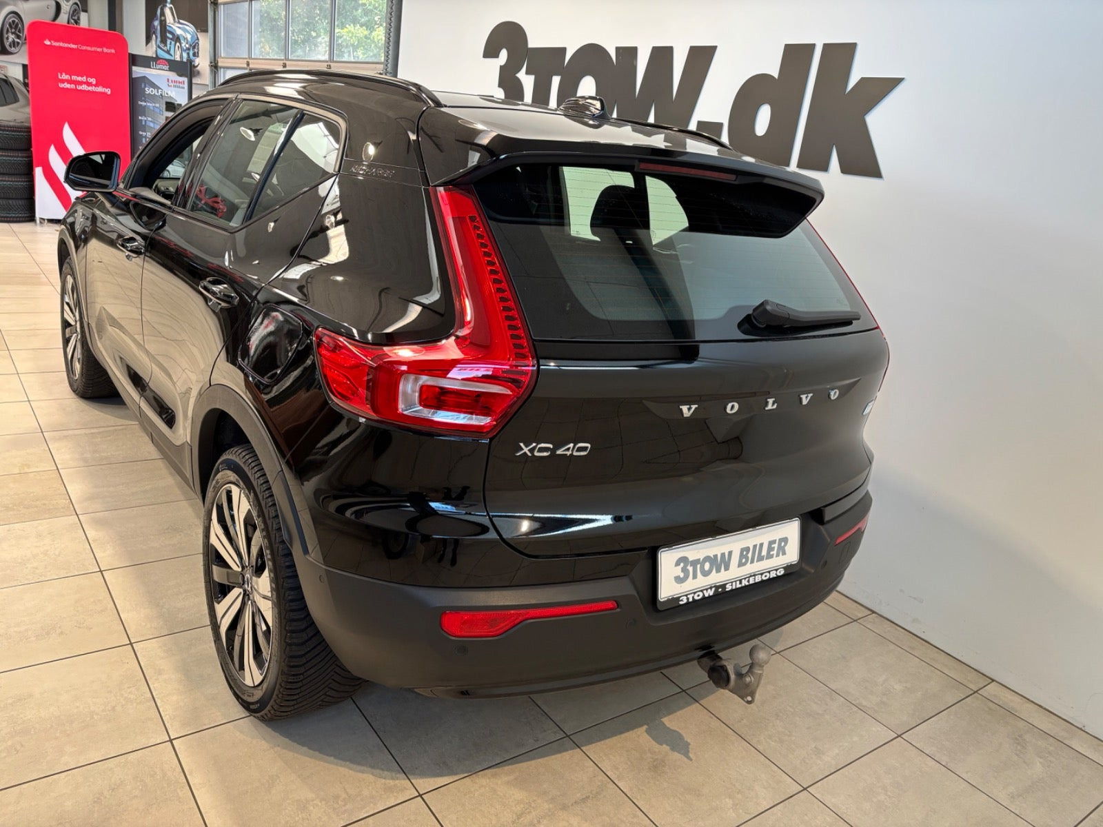Sort Volvo XC40 fra 2023