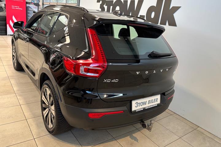 Sort Volvo XC40 fra 2023