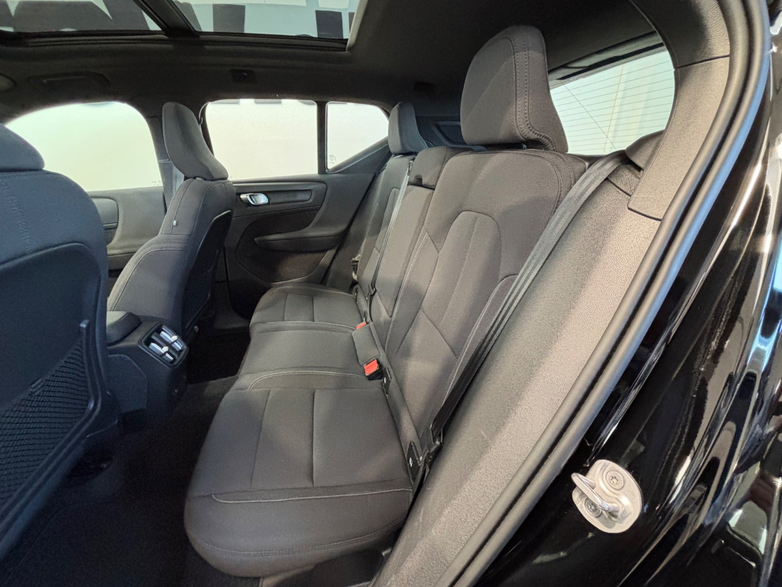 Sort Volvo XC40 fra 2023