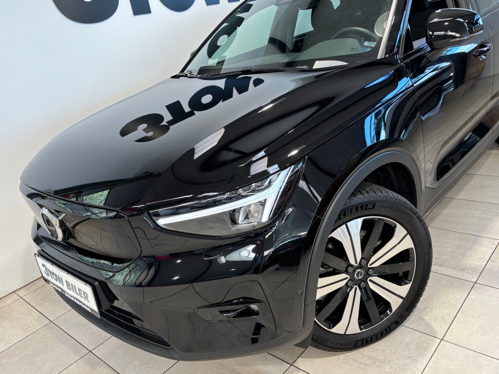 Sort Volvo XC40 fra 2023