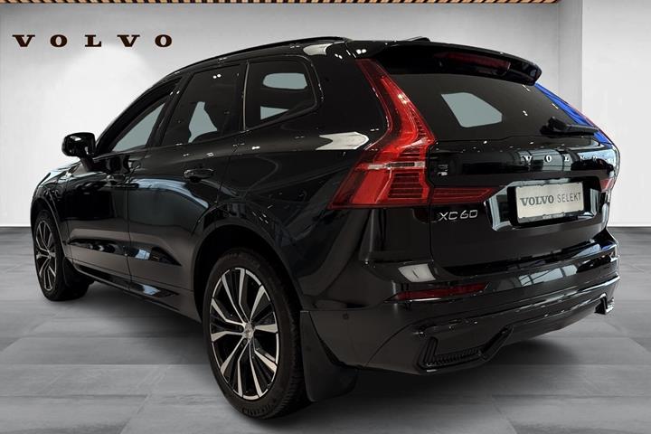 Sort Volvo XC60 fra 2023