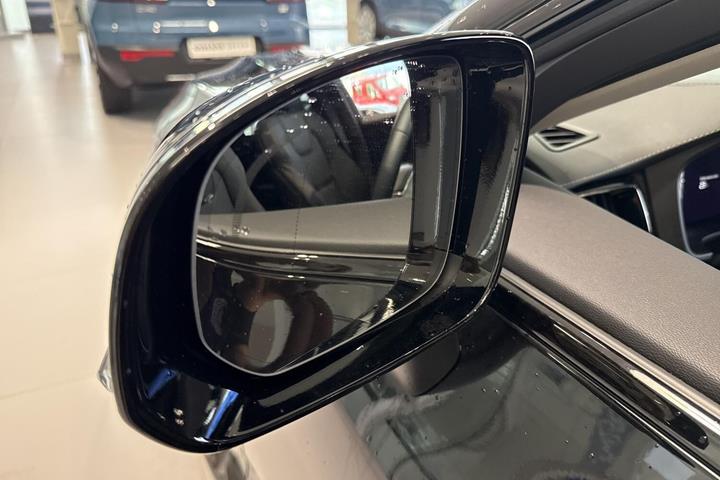 Sort Volvo XC60 fra 2023