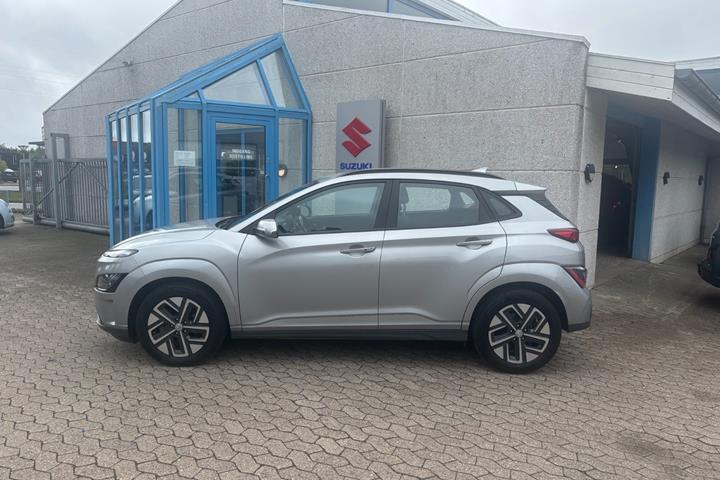 Sølv Hyundai Kona fra 2022