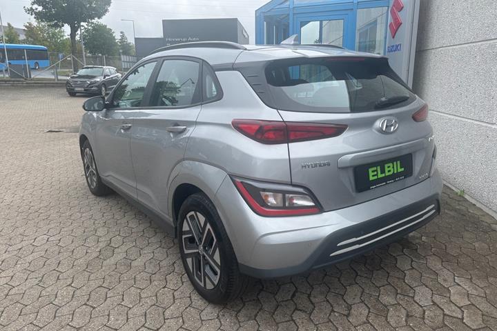 Sølv Hyundai Kona fra 2022