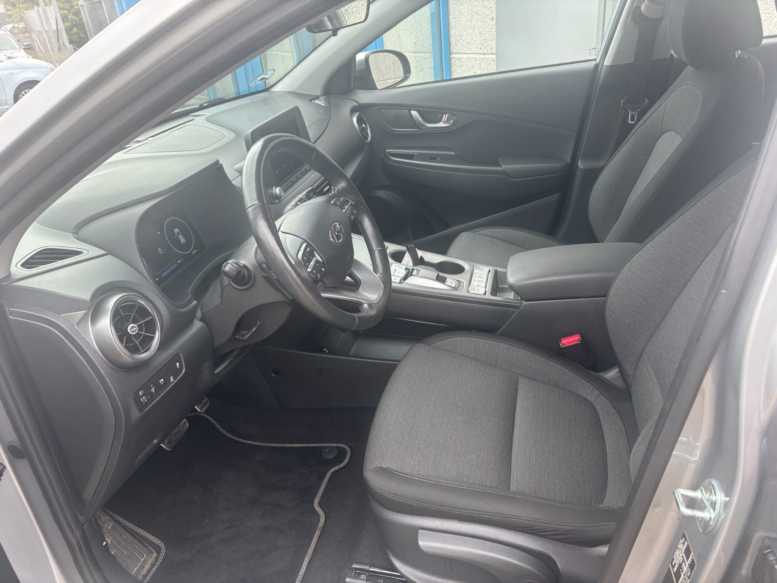 Sølv Hyundai Kona fra 2022