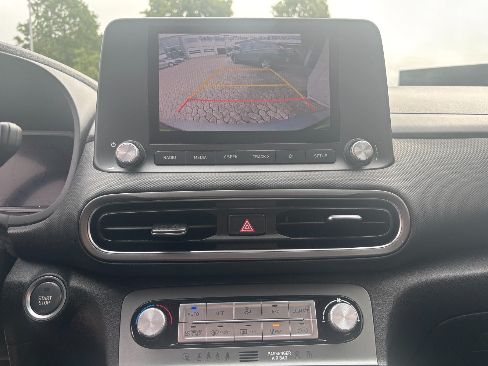 Sølv Hyundai Kona fra 2022