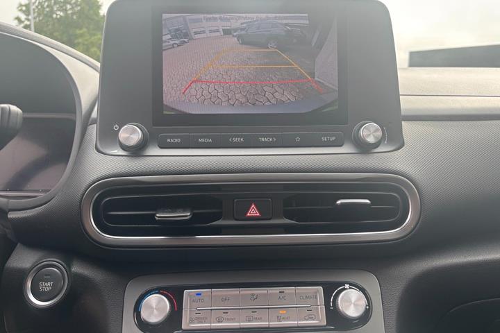 Sølv Hyundai Kona fra 2022