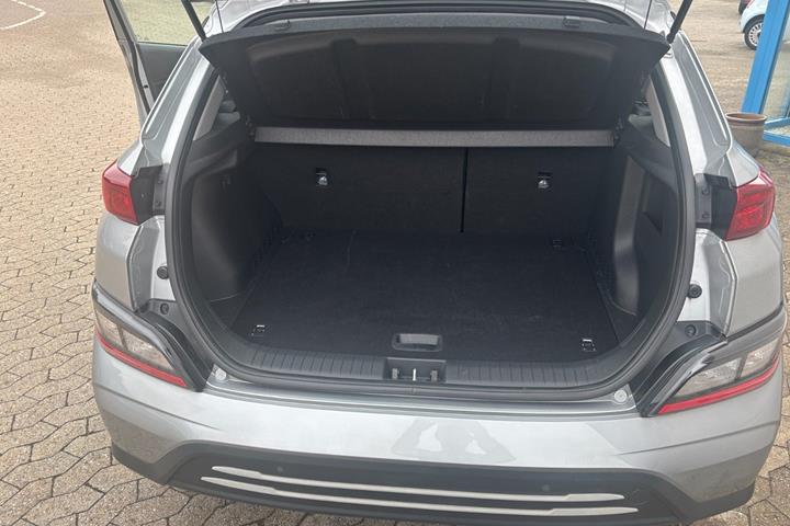 Sølv Hyundai Kona fra 2022