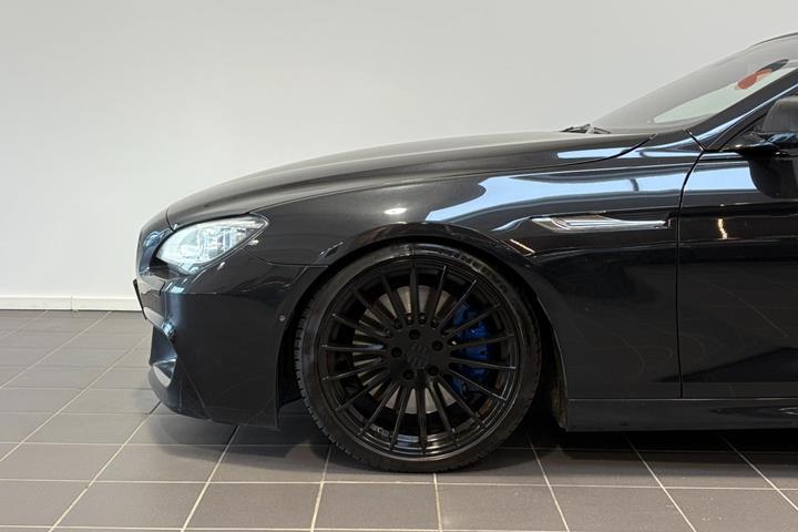 Sort BMW 650i fra 2014