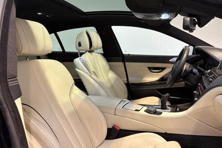 Sort BMW 650i fra 2014
