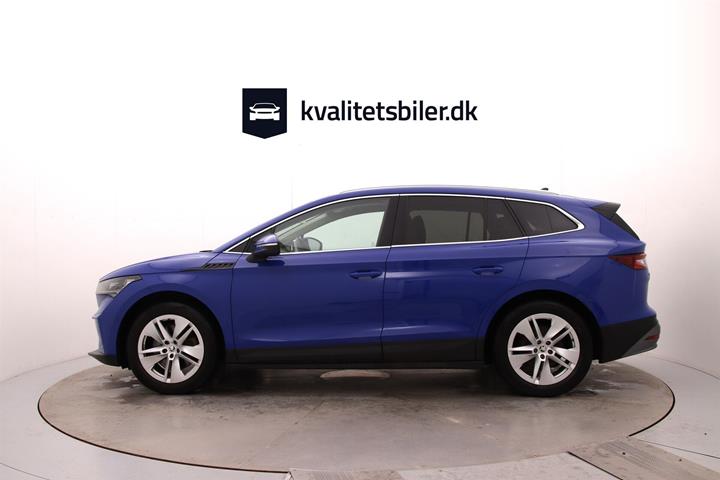 Blå Skoda Enyaq fra 2022