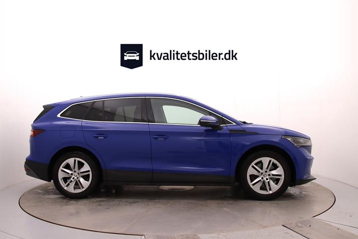 Blå Skoda Enyaq fra 2022