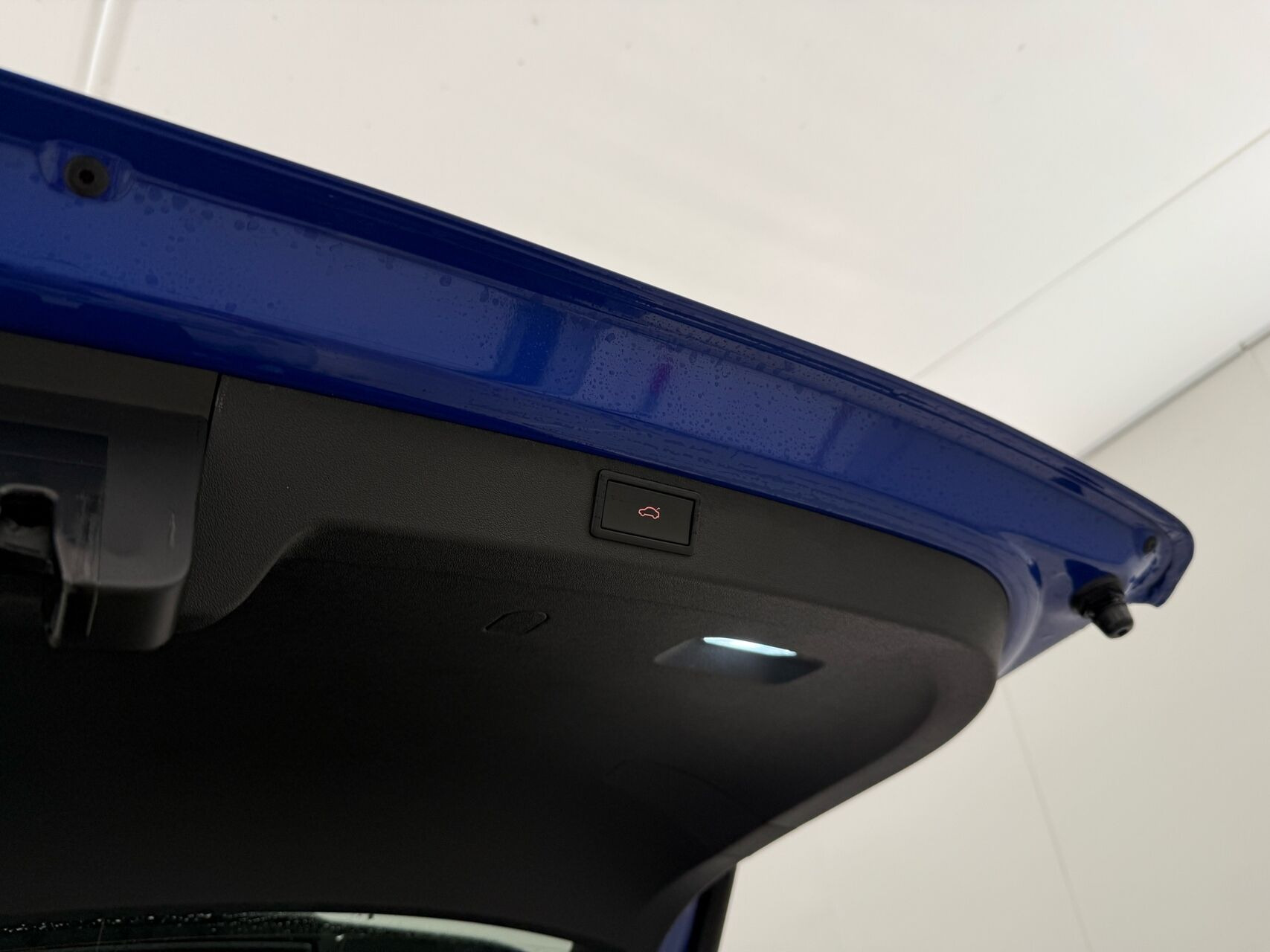 Blå Skoda Enyaq fra 2022