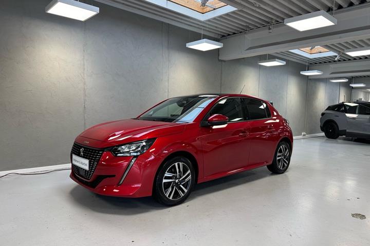 Rød Peugeot 208 fra 2020
