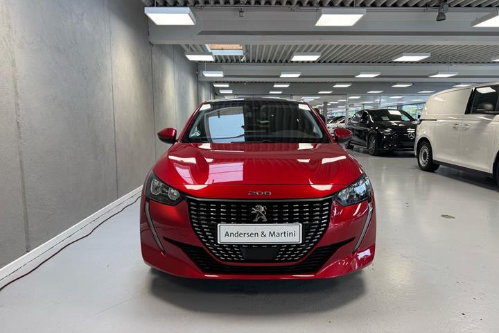 Rød Peugeot 208 fra 2020
