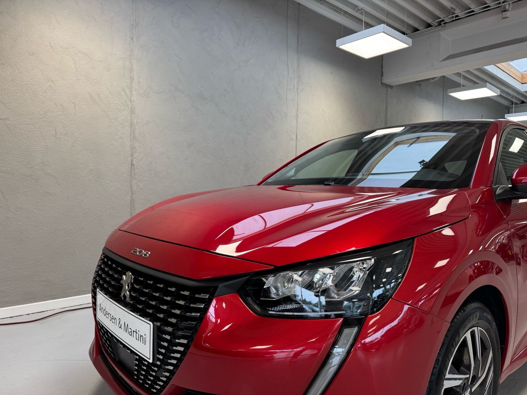 Rød Peugeot 208 fra 2020