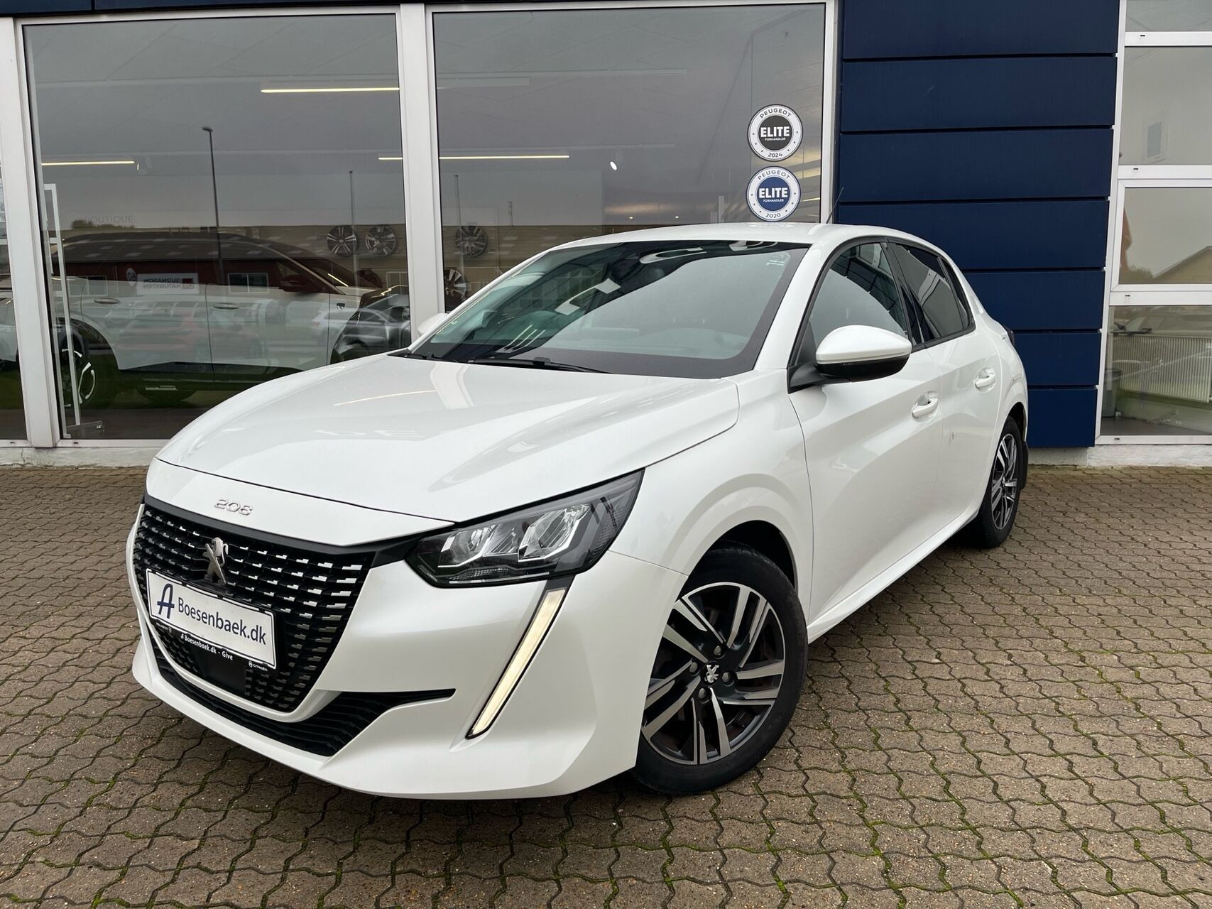 Hvid Peugeot 208 fra 2022