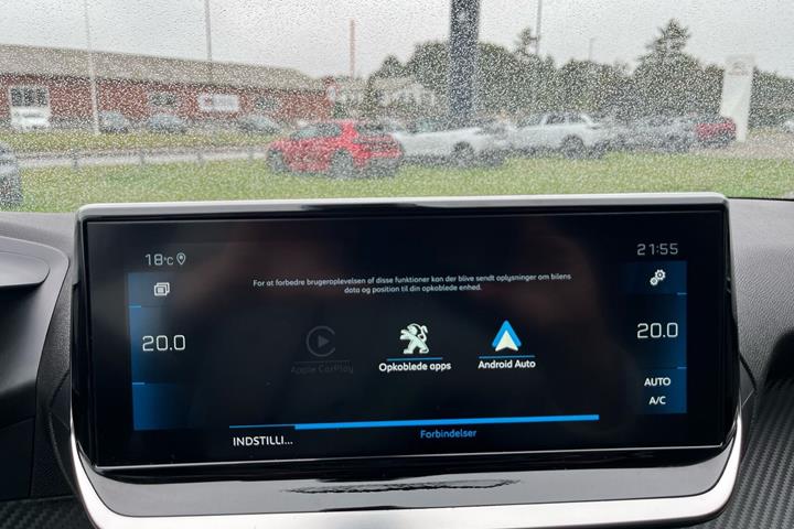 Hvid Peugeot 208 fra 2022