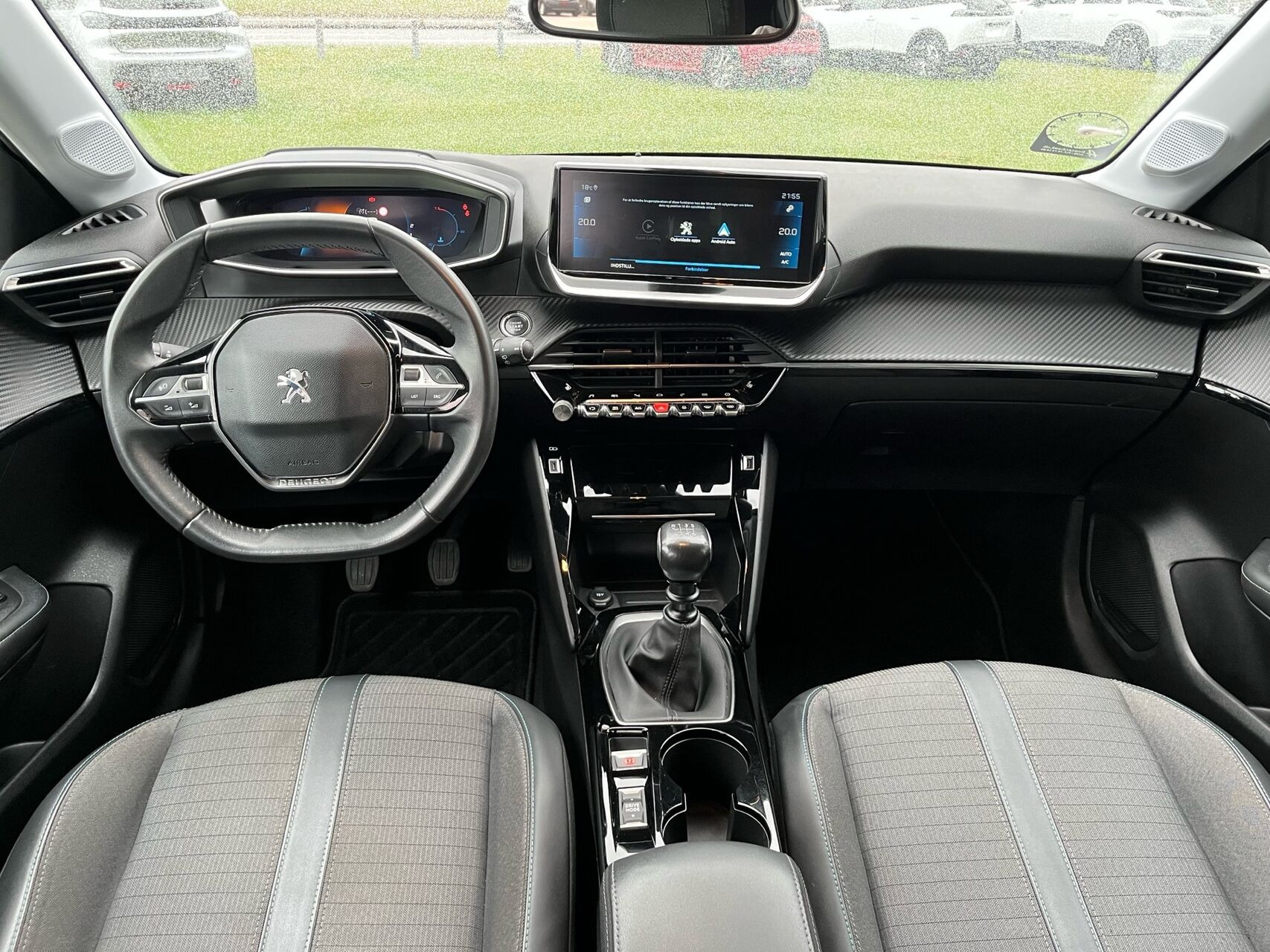 Hvid Peugeot 208 fra 2022