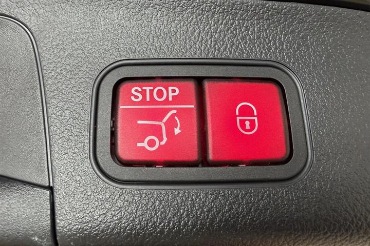 Sort Mercedes EQA250+ fra 2021
