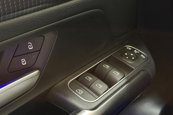 Sort Mercedes EQA250+ fra 2021