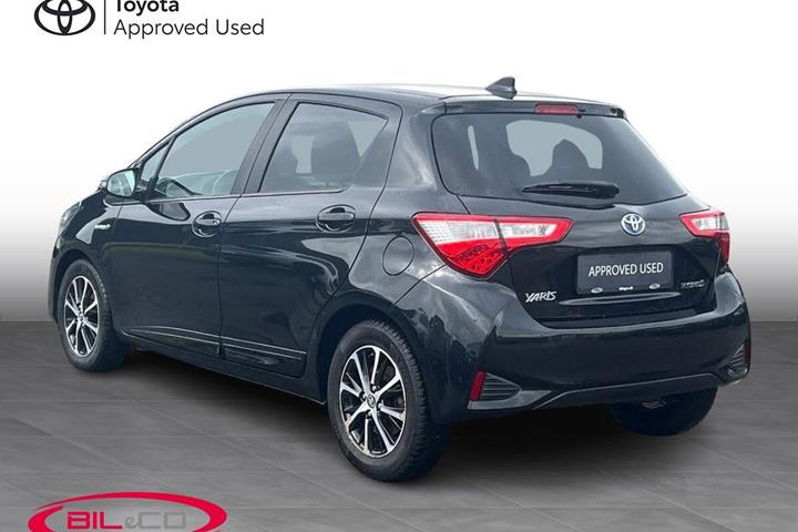 Grå Toyota Yaris fra 2020