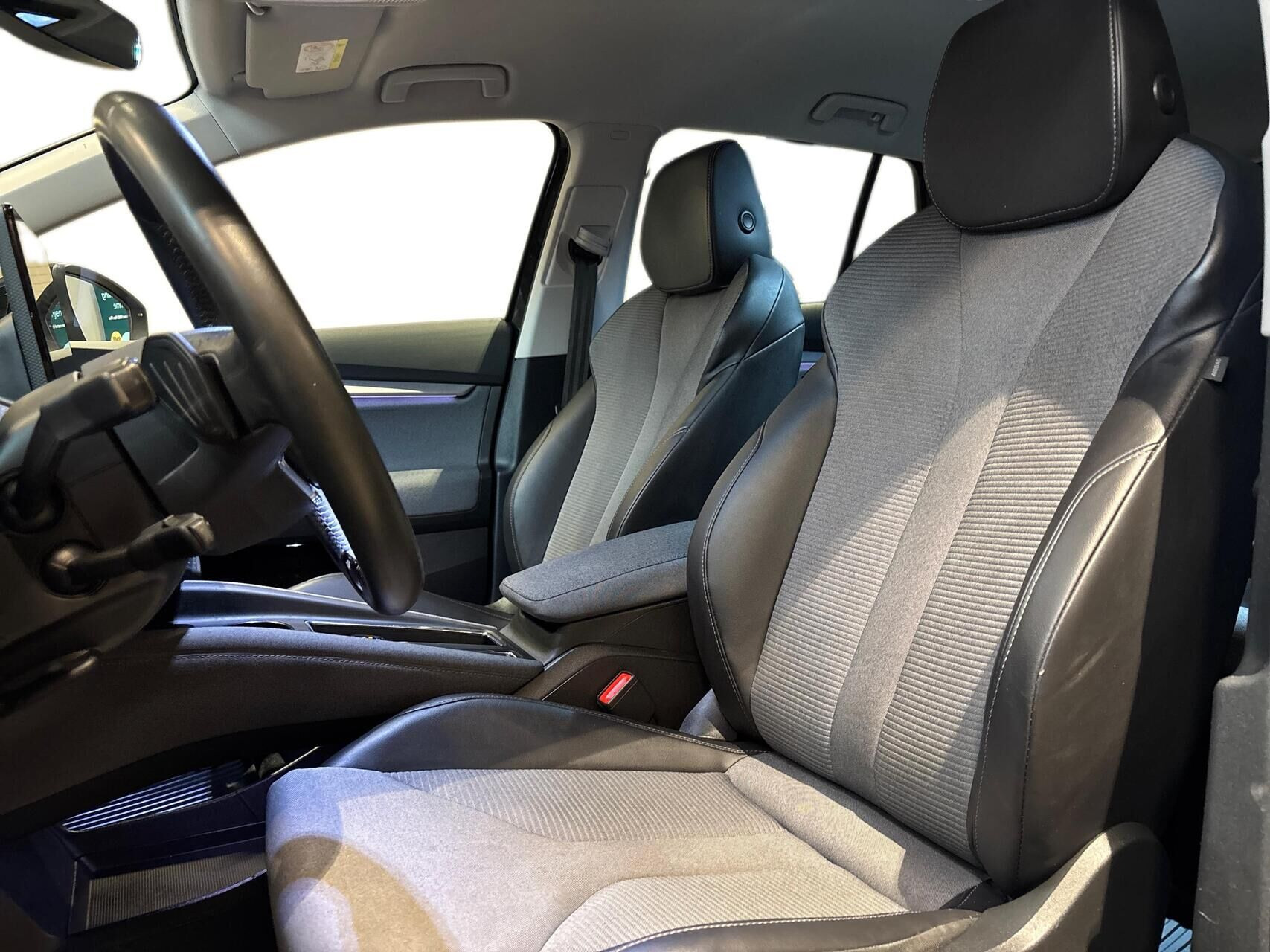 Sort Skoda Enyaq fra 2023