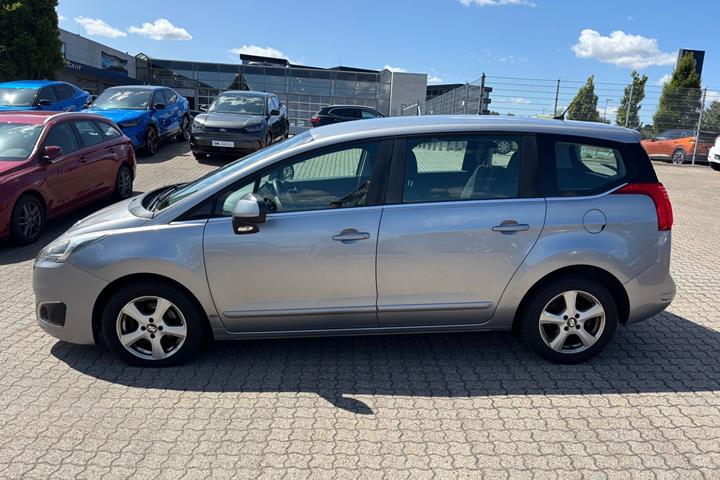 Sølv Peugeot 5008 fra 2014