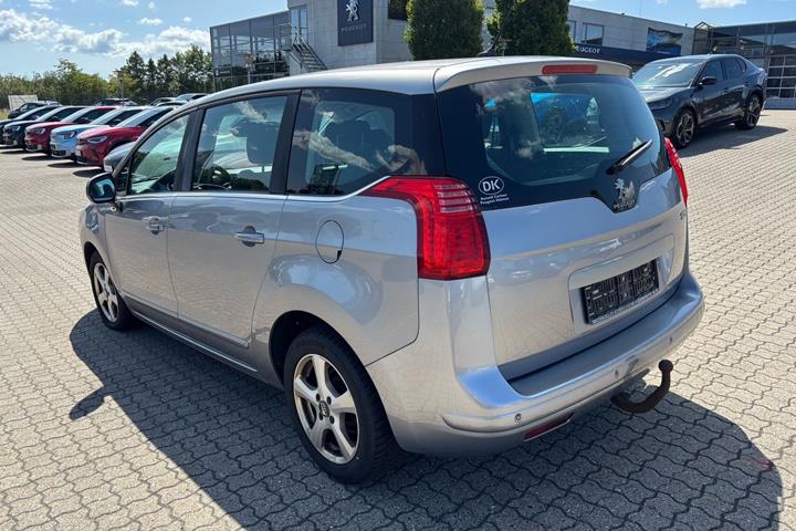 Sølv Peugeot 5008 fra 2014