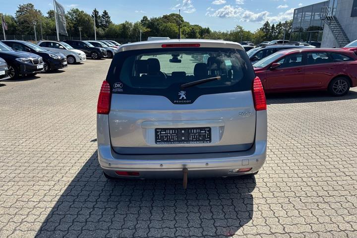 Sølv Peugeot 5008 fra 2014