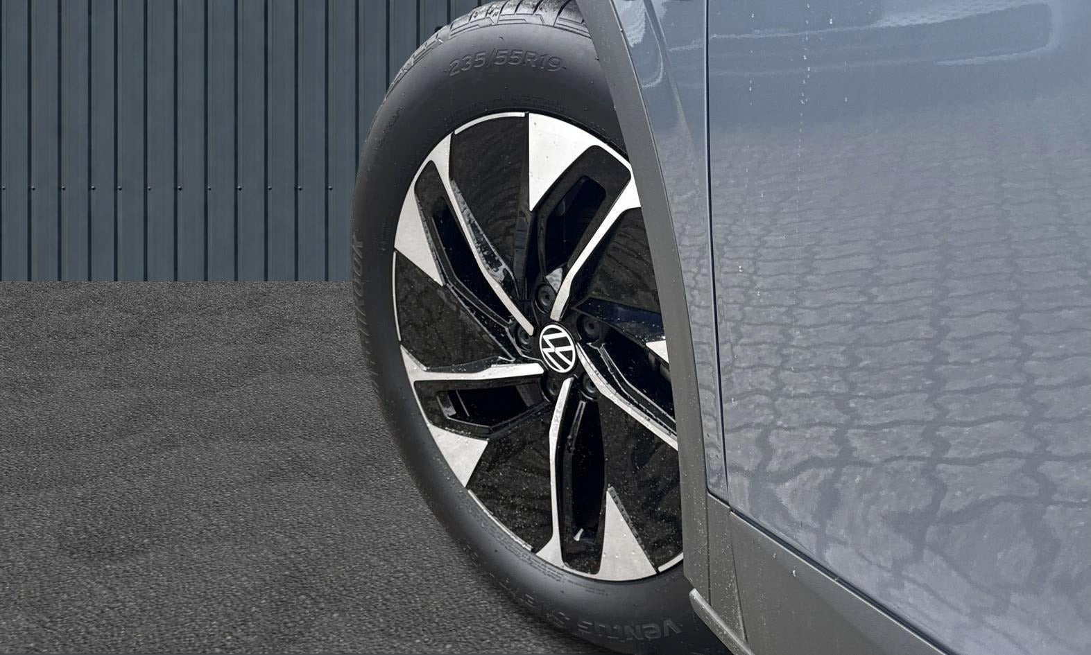 Blå VW ID.4 fra 2023