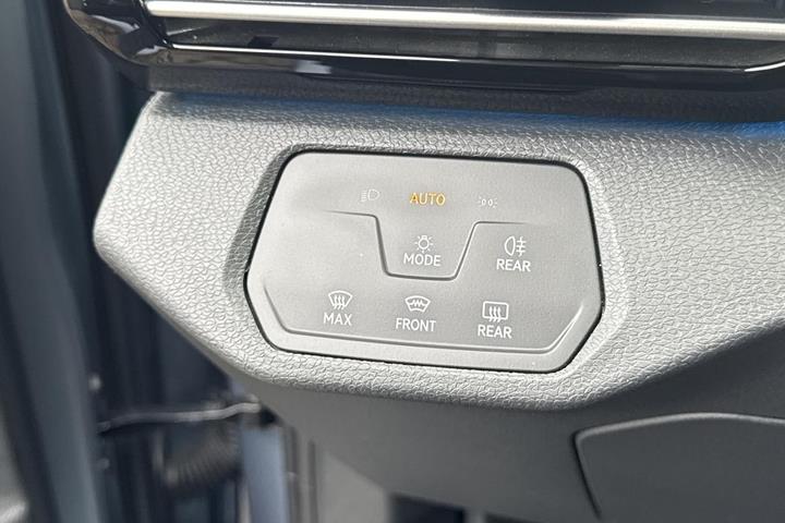 Blå VW ID.4 fra 2023
